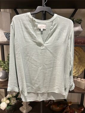 BROCHU Walker light  Green Textured V-Neck Women's Top
